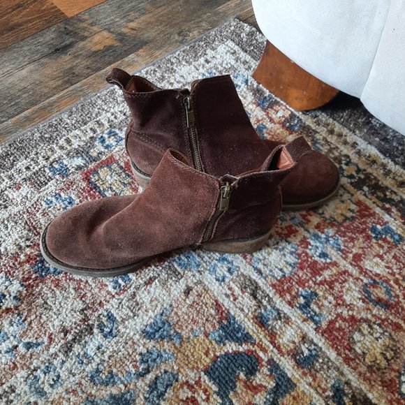 Lucky Brand suede ankle boots, size 7.5 - Picture 3 of 7